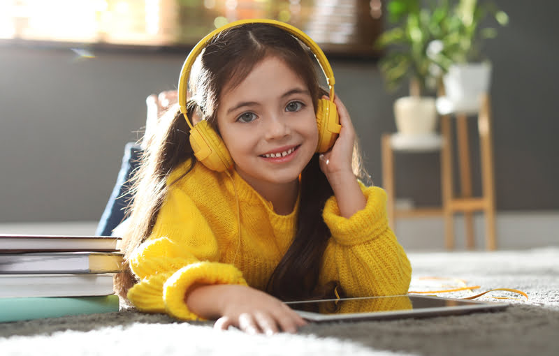 TOP 5 – podcasty dla dzieci po angielsku – które z nich zachwycą Twoje dziecko?